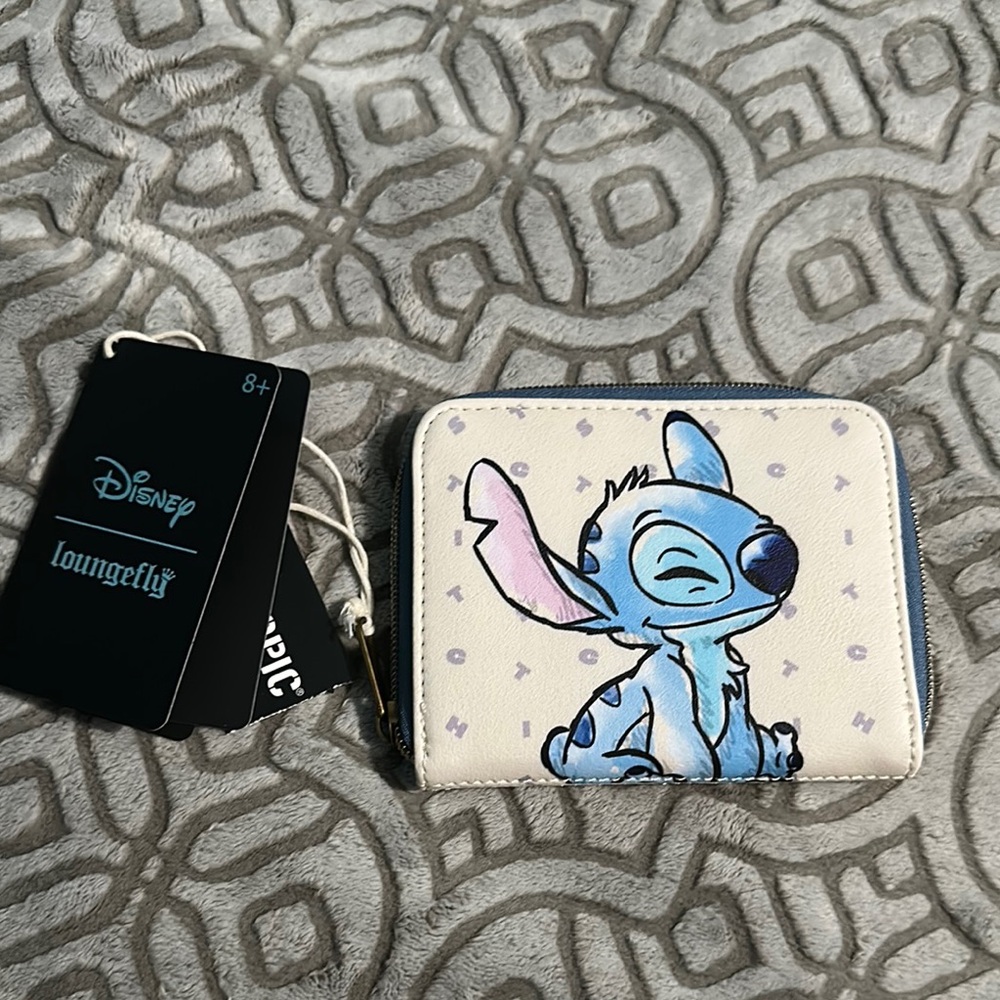 Disney stitch loungefly wallet‼️